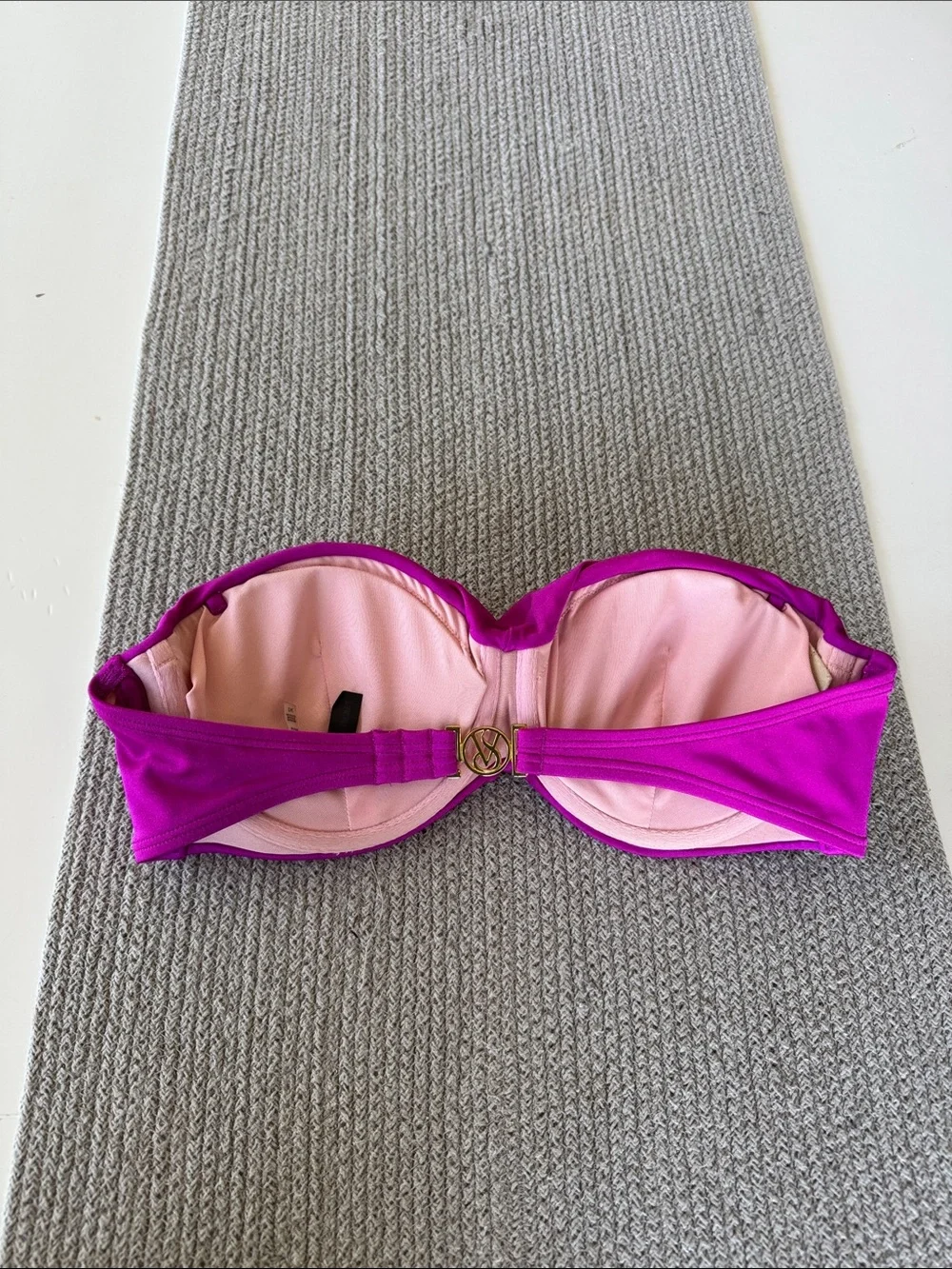 Victoria’s Secret Magenta Fuschia Pink Strapless Bandeau Bikini Top Sz 34D - Picture 4 of 9